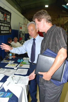 800px-Naval_Base_Ventura_County_Job_Fair_(15269988921)